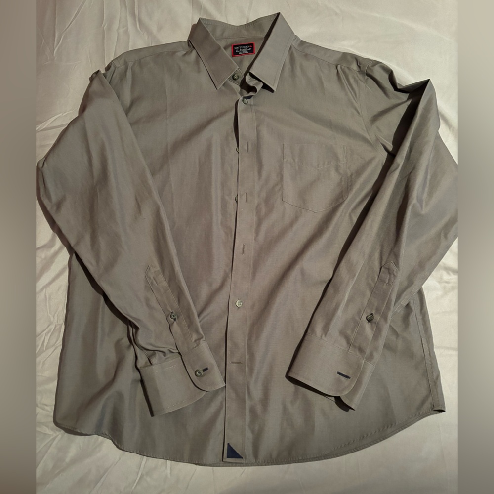 Untuck it dress shirt. Grey in color. Size XL.